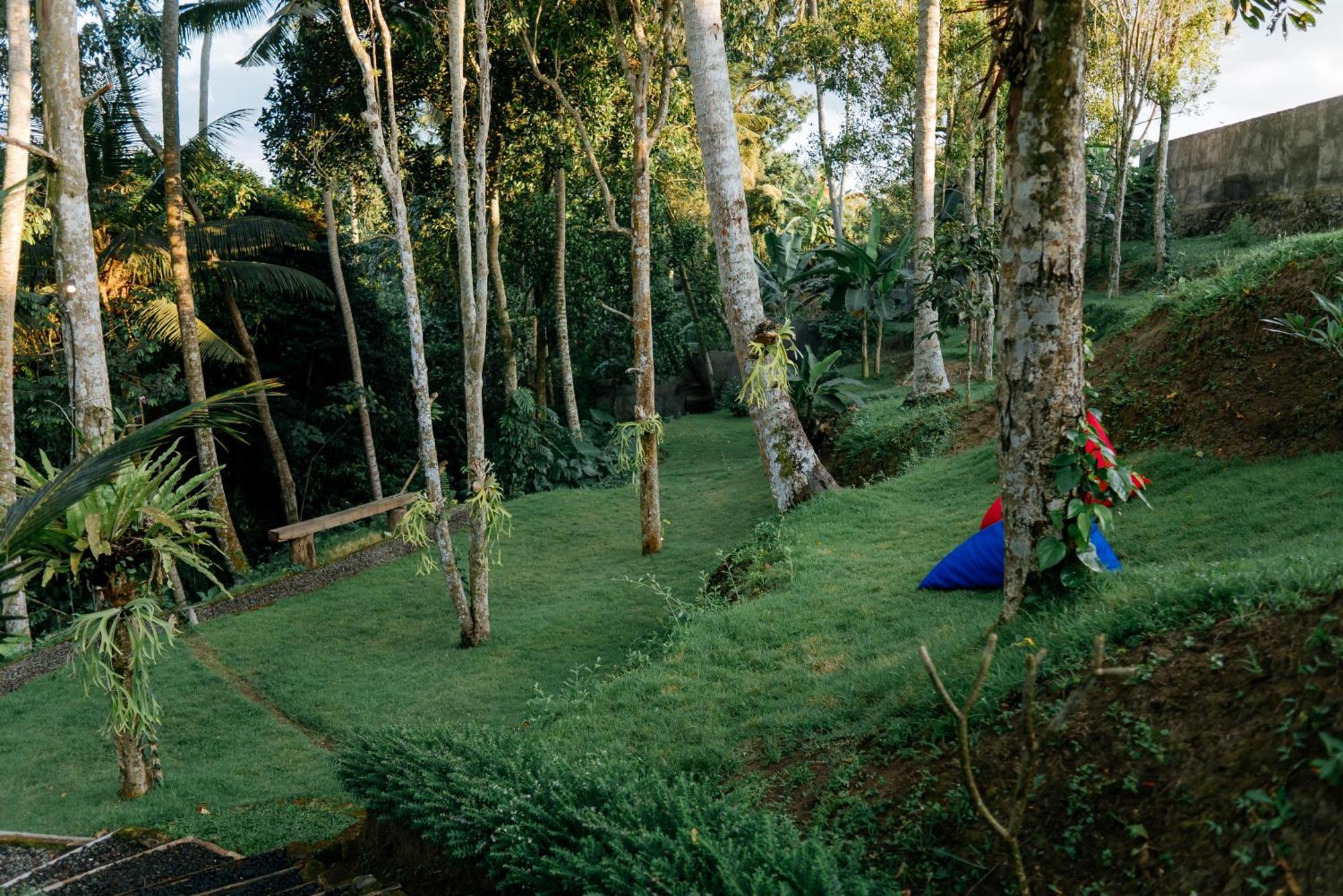 ホテル Bali Made Escape パヤンガン エクステリア 写真